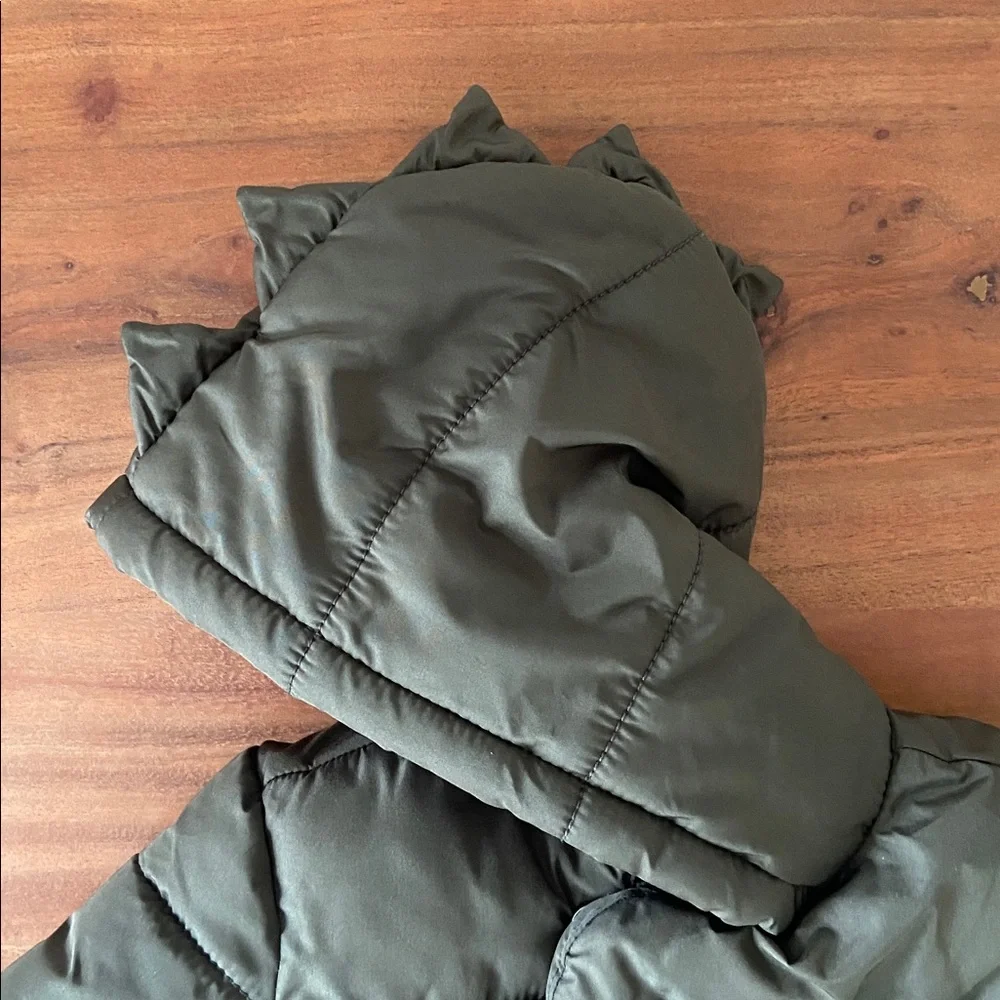 Old Navy baby hooded dino puffer coat dinosaur army green jacket 12-18 months